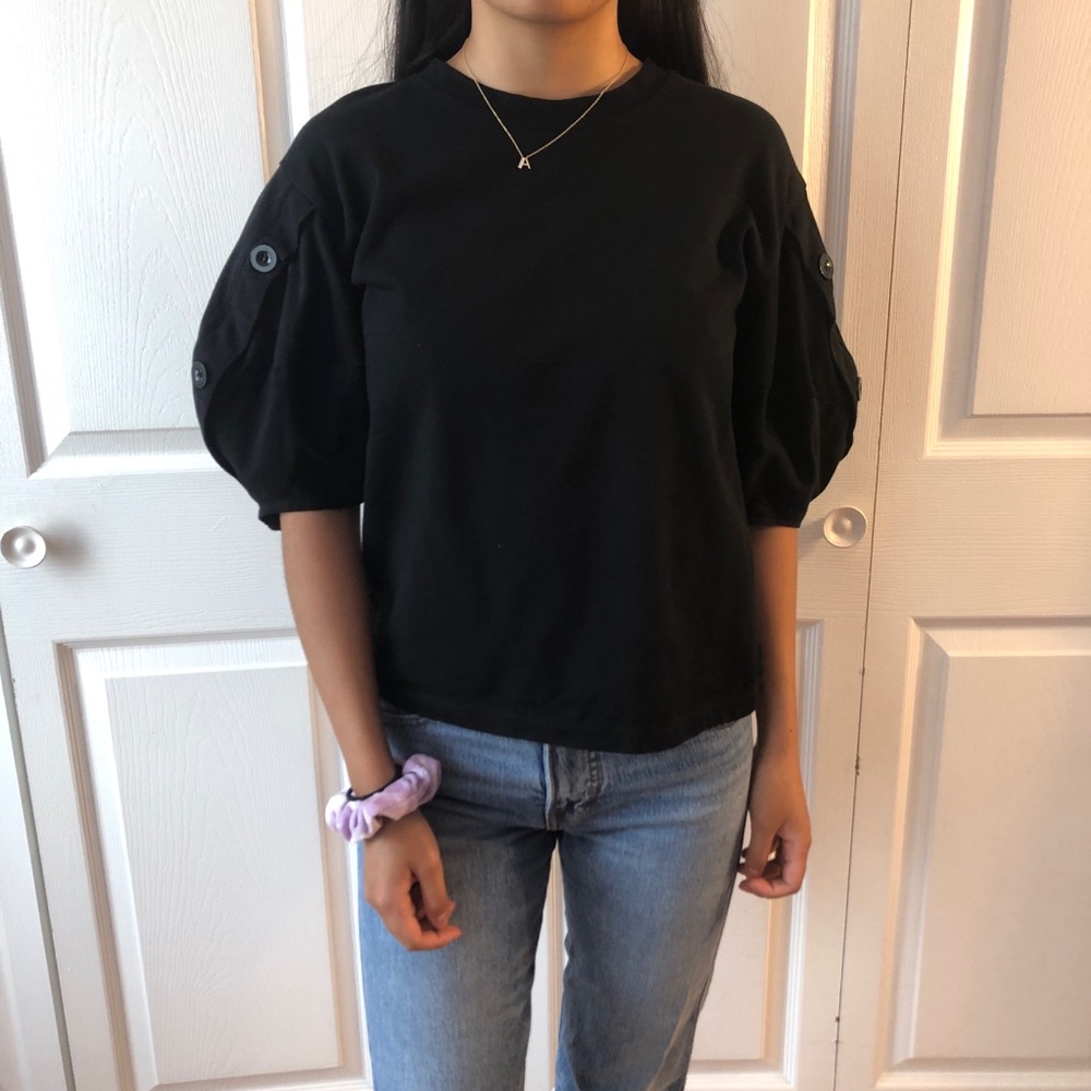 zara top w puffy sleeves